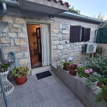 Pema - Air Conditioning Apartment