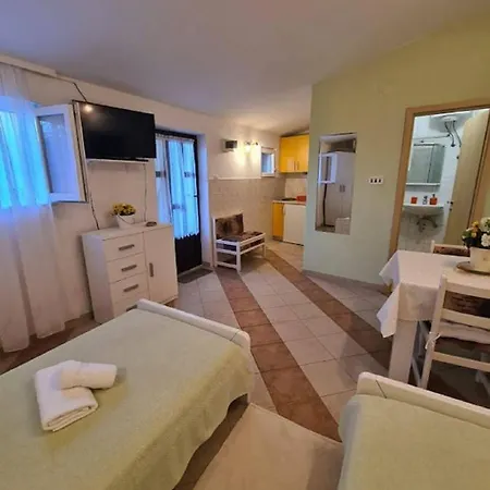 Pema - Air Conditioning Apartment Vis