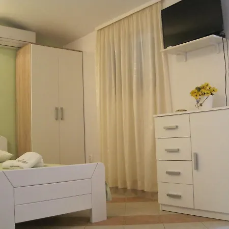 Pema - Air Conditioning Apartment